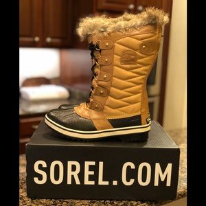 Tofino II Waterproof Insulated Boot WFaux Fur Cuff